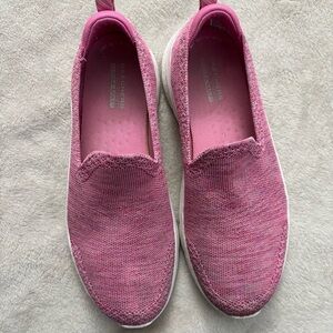 Skechers Air Cooled Goga Mat Women's Pink Knit Slip-On Sneakers Size 7.5